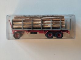 Rungenanhänger 3 Achsig mit Holzladung von Brekina 1/87