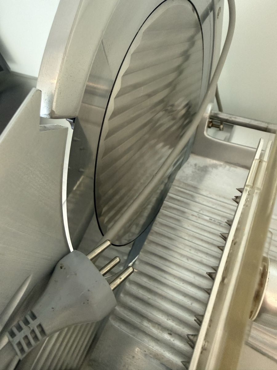 Cuisines complètes: Schneidemaschine Hofmann Typ A 2502 gebraucht – D'occasion à Rümlang par Rluescher 5