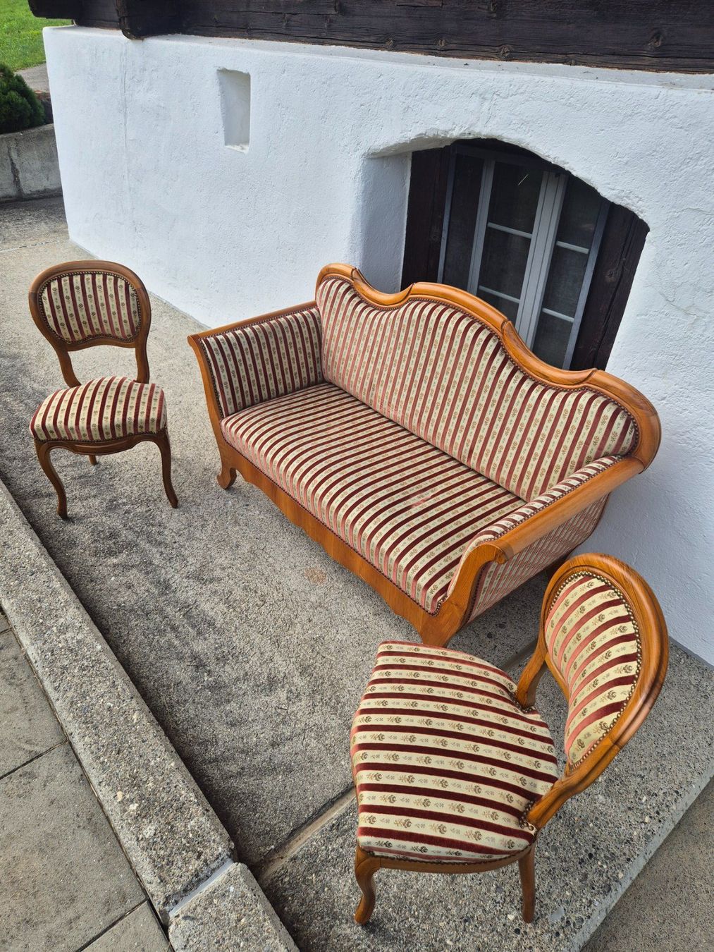Sofas: BEQUEMES SOFA MIT 6 STÜHLEN – Gebraucht aus Steffisburg von Lissi13 2