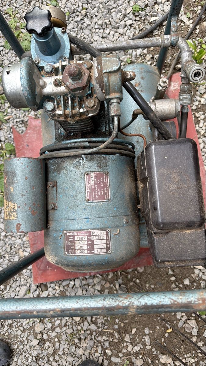 Compressori: Bauer Kompressor F100B A. 1967 - 1,0 PS  – Difettoso da Teufen AR venduto da kiwi-midu