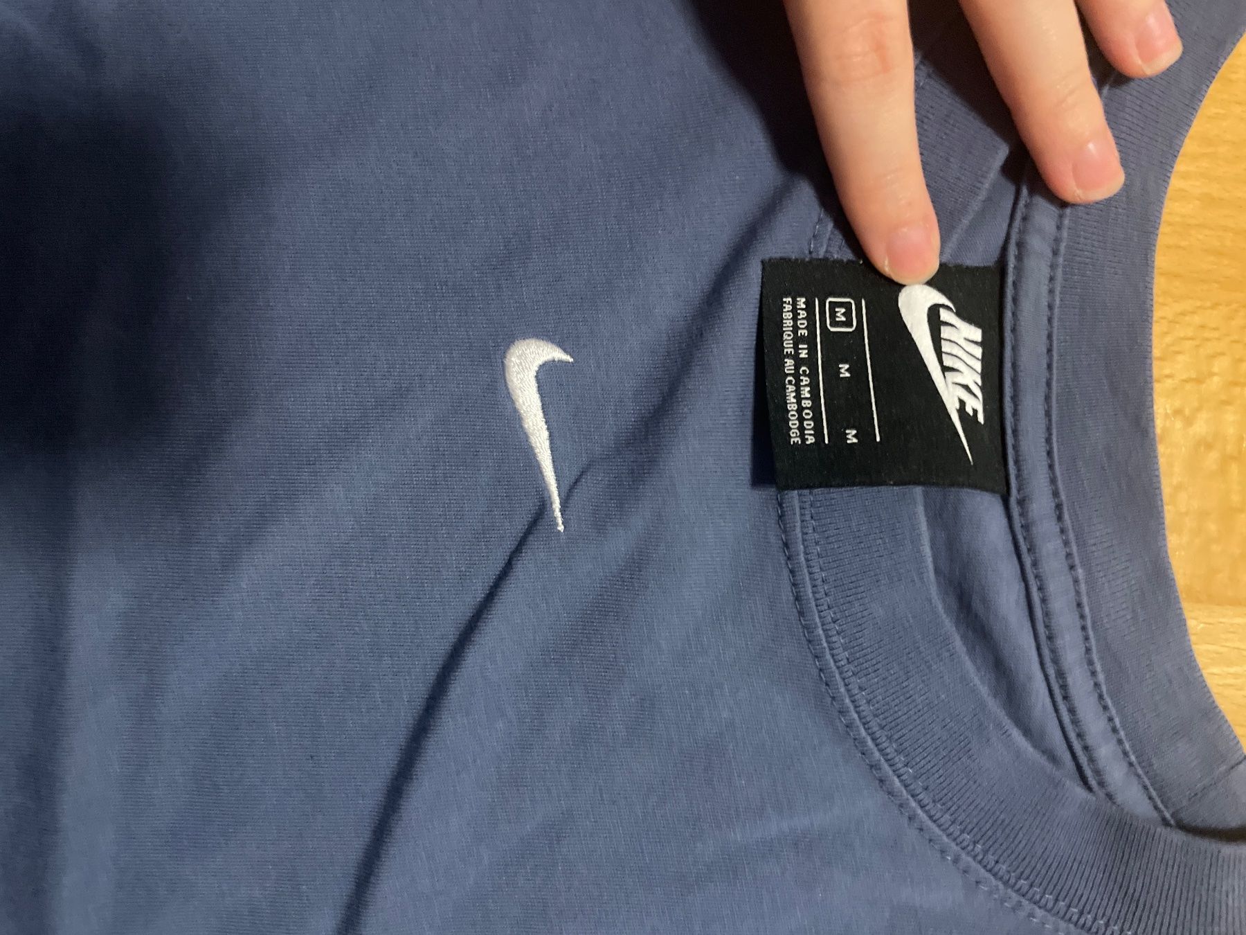 Nike T-Shirts: Blaues Kleid/langes T-Shirt Nike – Gebraucht aus Oberengstringen von pri_c8jk 1
