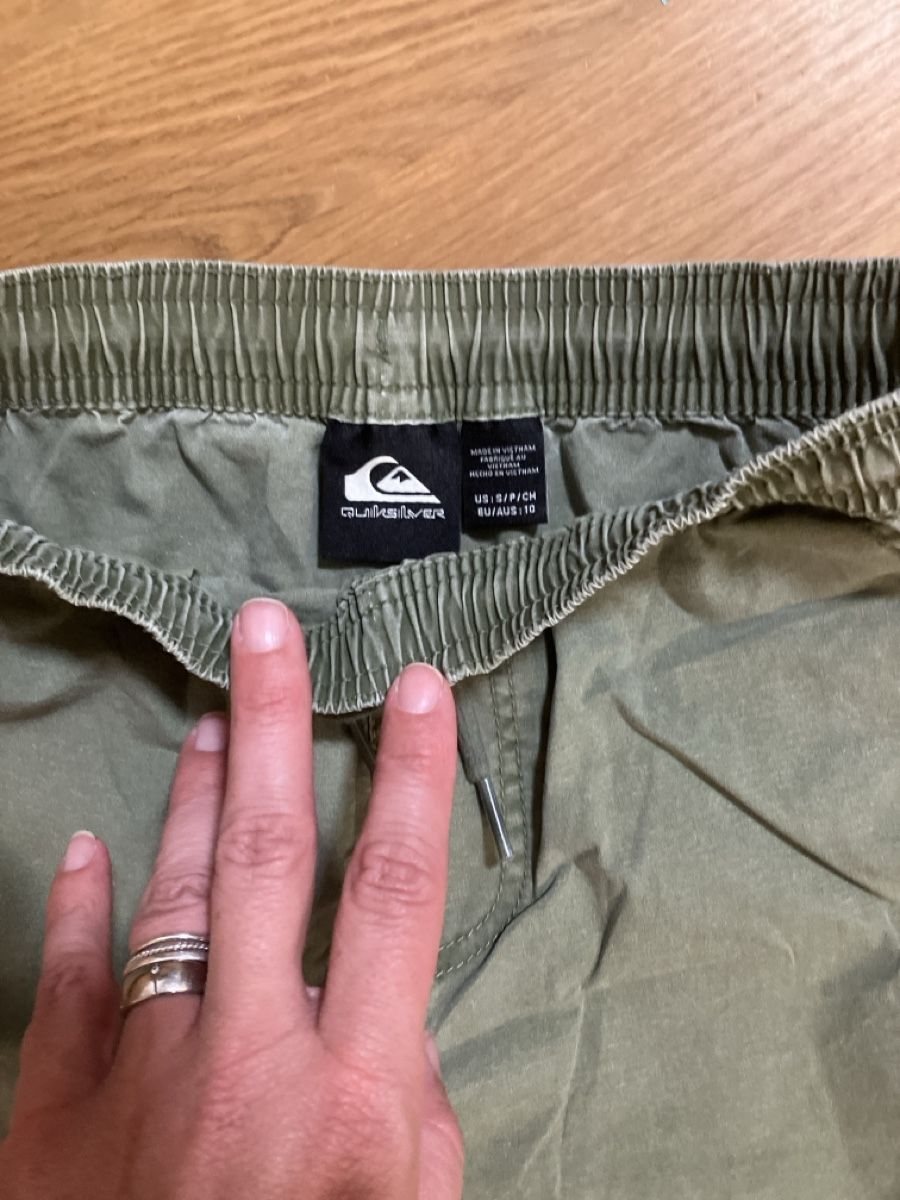 Quiksilver Pantaloni: Short Gr. EU 10 Quiksilver – Usato da Wermatswil venduto da Nahele 1