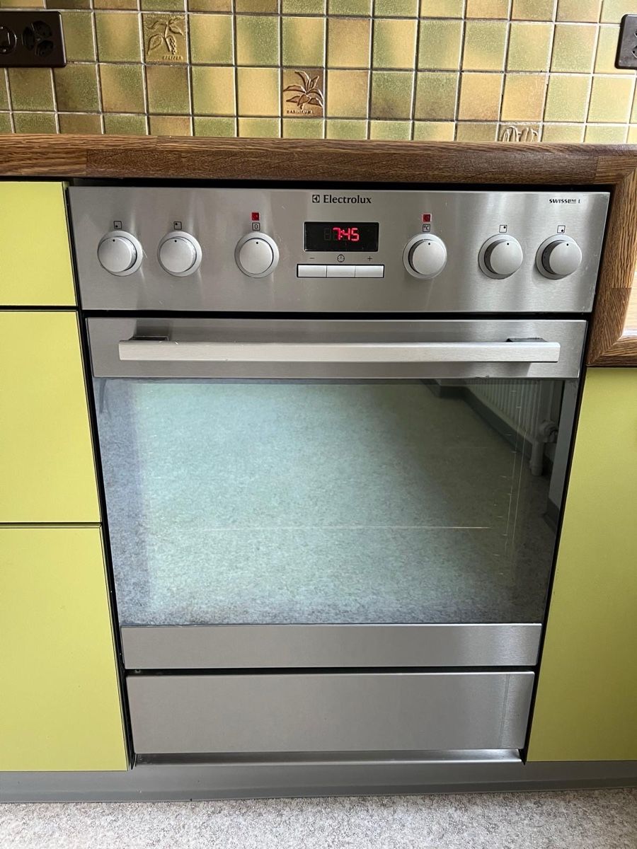 Electrolux Forni: Electrolux Backofen mit Kochfeld silber – Usato da St. Gallen venduto da Allu90er
