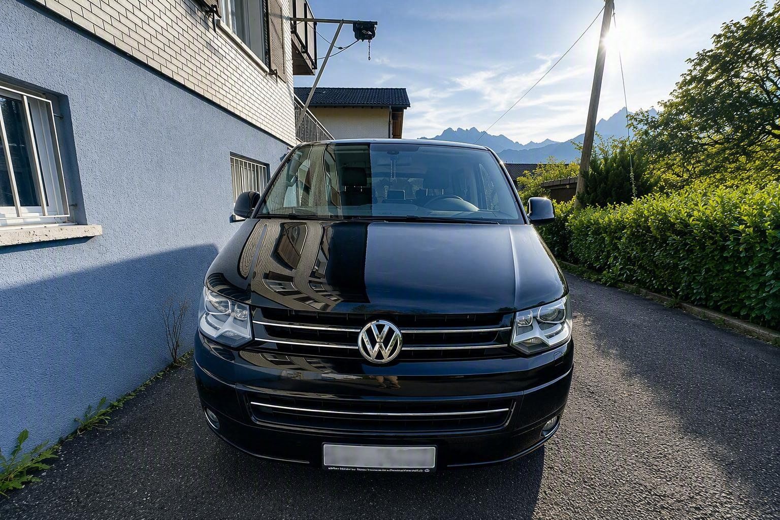 VW Automobili: VW T5 Multivan D 4M EMT, mit Camping Einrichtung – Usato da Bürglen UR venduto da ArturoS 1