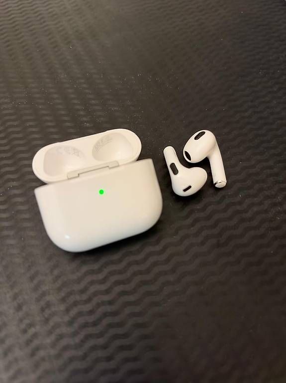 Cuffie: Apple AirPods 3 génération originaux  – Usato da Genève venduto da mel_59gj 2