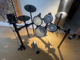 E-drum Roland TD-1DMK V-Drum Set Bundle Schlagzeug