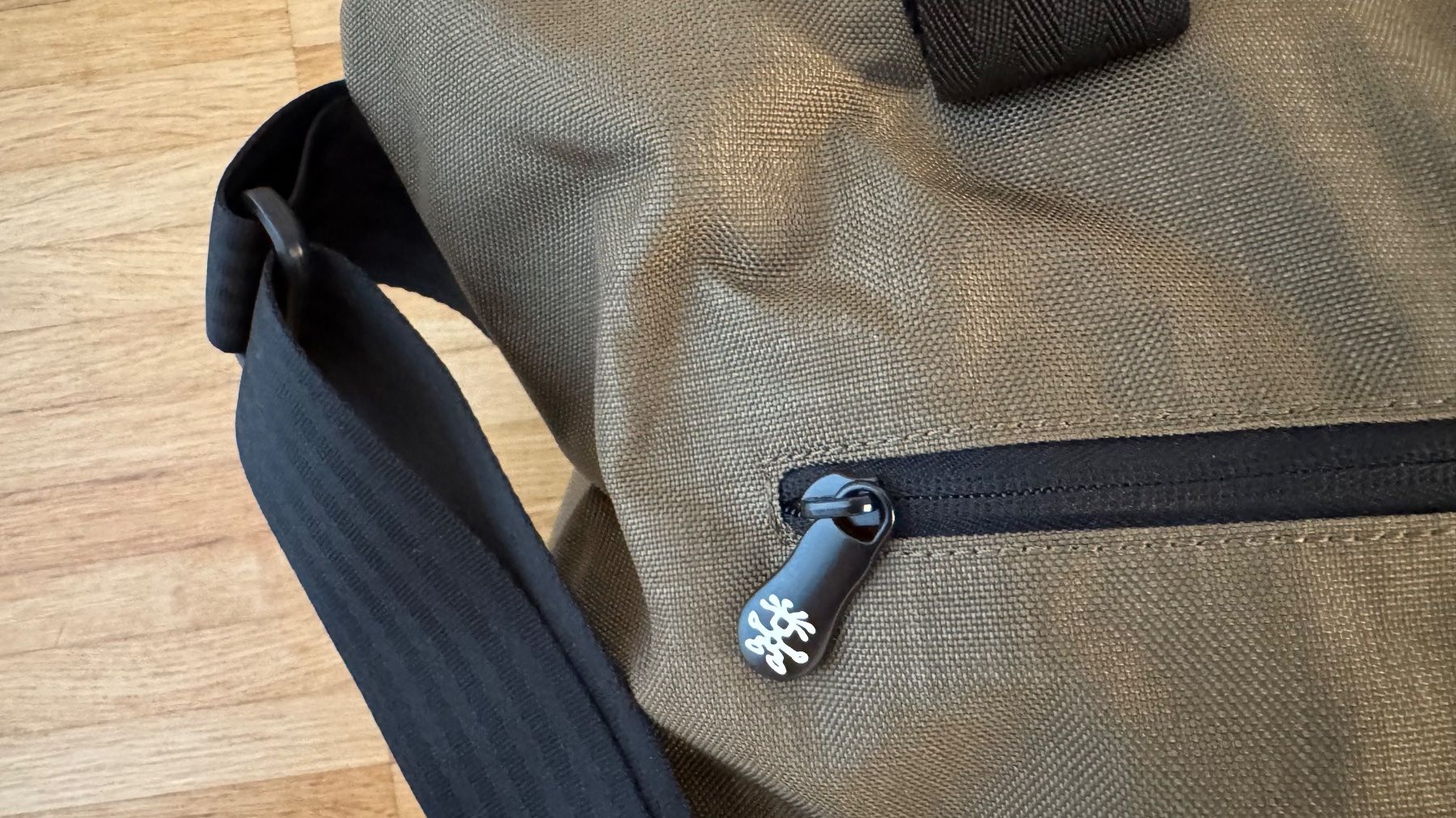 Crumpler Taschen: Crumpler Tragetasche mit Umhängeriemen – Gebraucht aus Basel von pq355 3