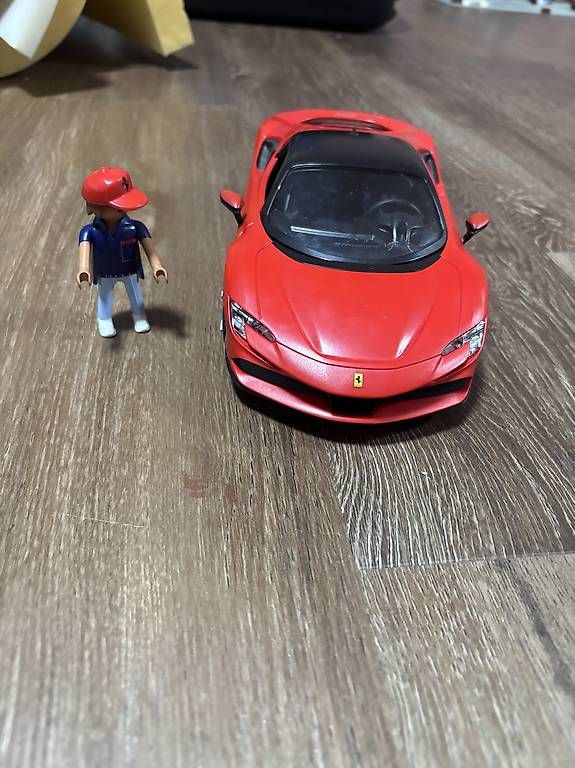 Playmobil Giocattoli: PLAYMOBIL Ferrari SF90 Stradale – Usato da Biglen venduto da Joel017 2