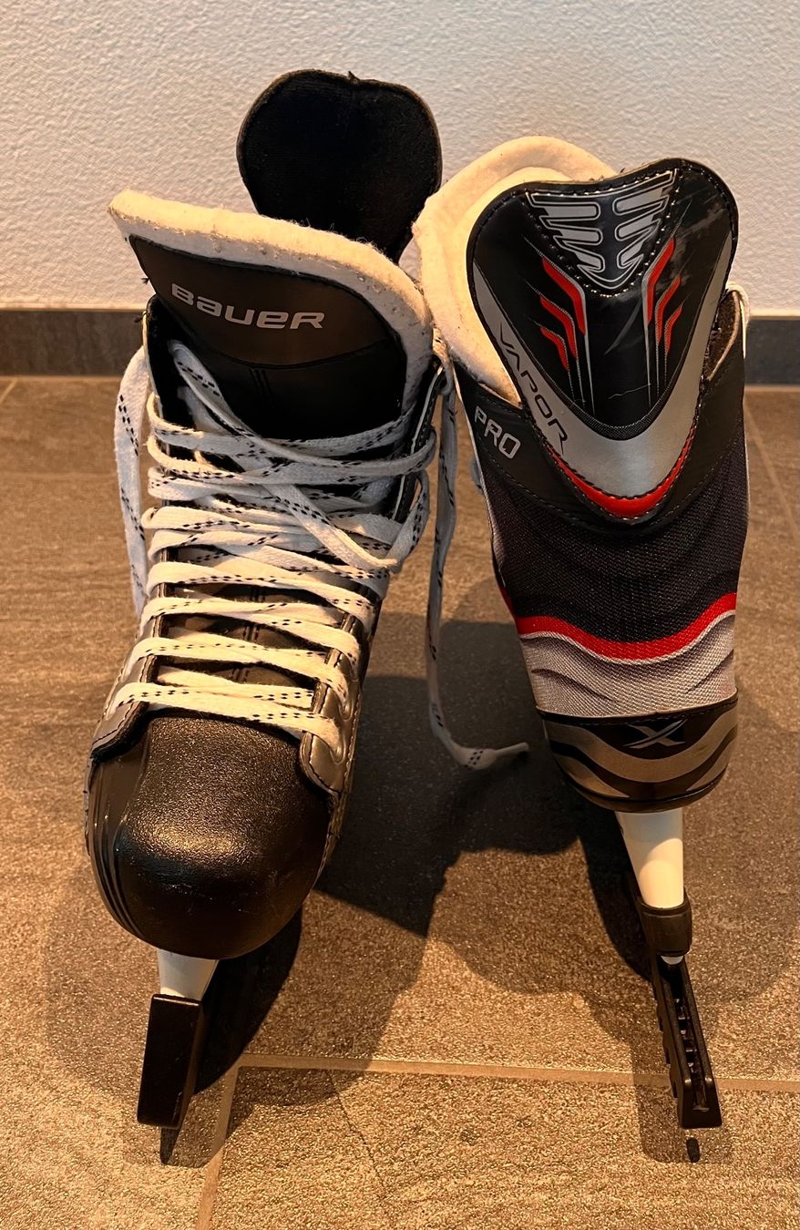 Bauer Pattini da ghiaccio: Bauer Eishockey-Schlittschuhe – Usato da Hinwil venduto da Oivil04 2