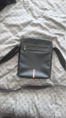Elegante Tommy Hilfiger Umhängetasche - Top Zustand!