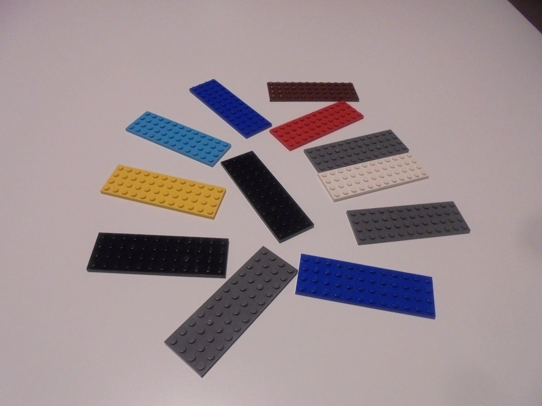 Lego Giocattoli: LEGO - 12 - PLÄTTLI - 12 X 4 – Usato da Gelterkinden venduto da ajdt4