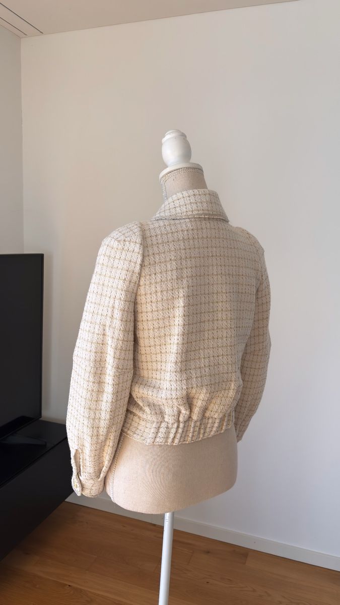 Ba&Sh Vestes: Elegante Tweed Jacke von Ba&sh – Neuf (Voir description) à Ramsen par Myclothesforu 1