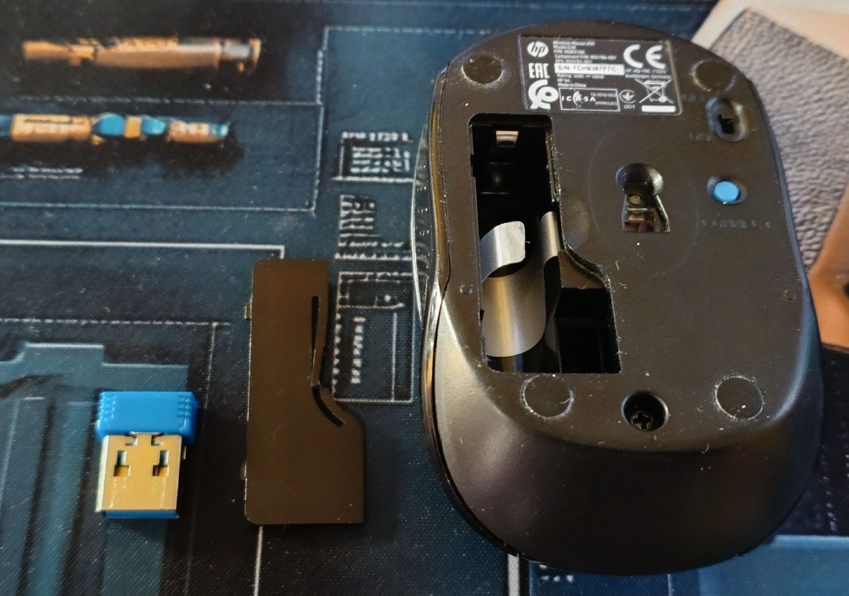 Hewlett Packard Mouse: HP Wireless Maus 200 - Klein & Fein – Usato da Ennetmoos venduto da Faders 5