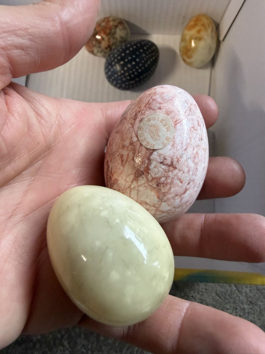 Tutte le decorazioni: 8 Dekoeier aus Stein verschiedene Farben  – Usato da Lyss venduto da nekoreh 4