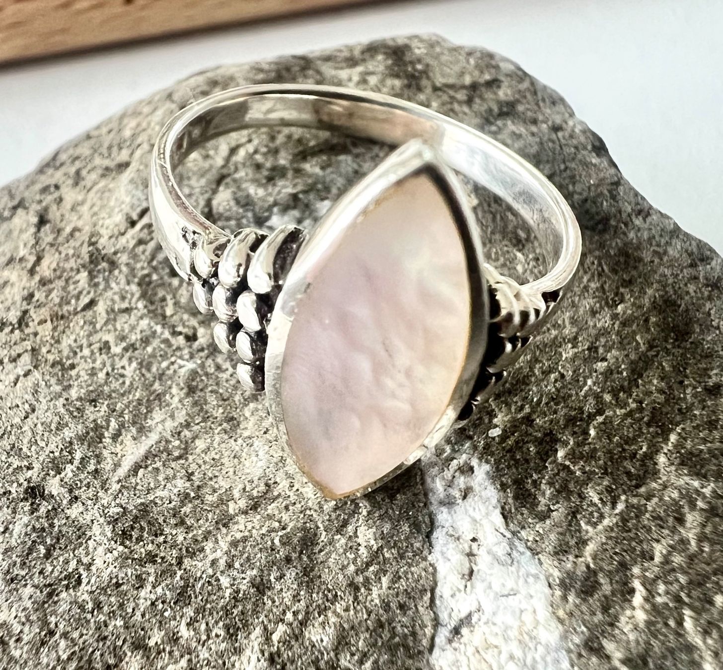 Ringe: Vintage Silberring 925 mit schimmerndem Perlmutt-Schiffchen – Gebraucht aus Ruswil von artbyhand 8