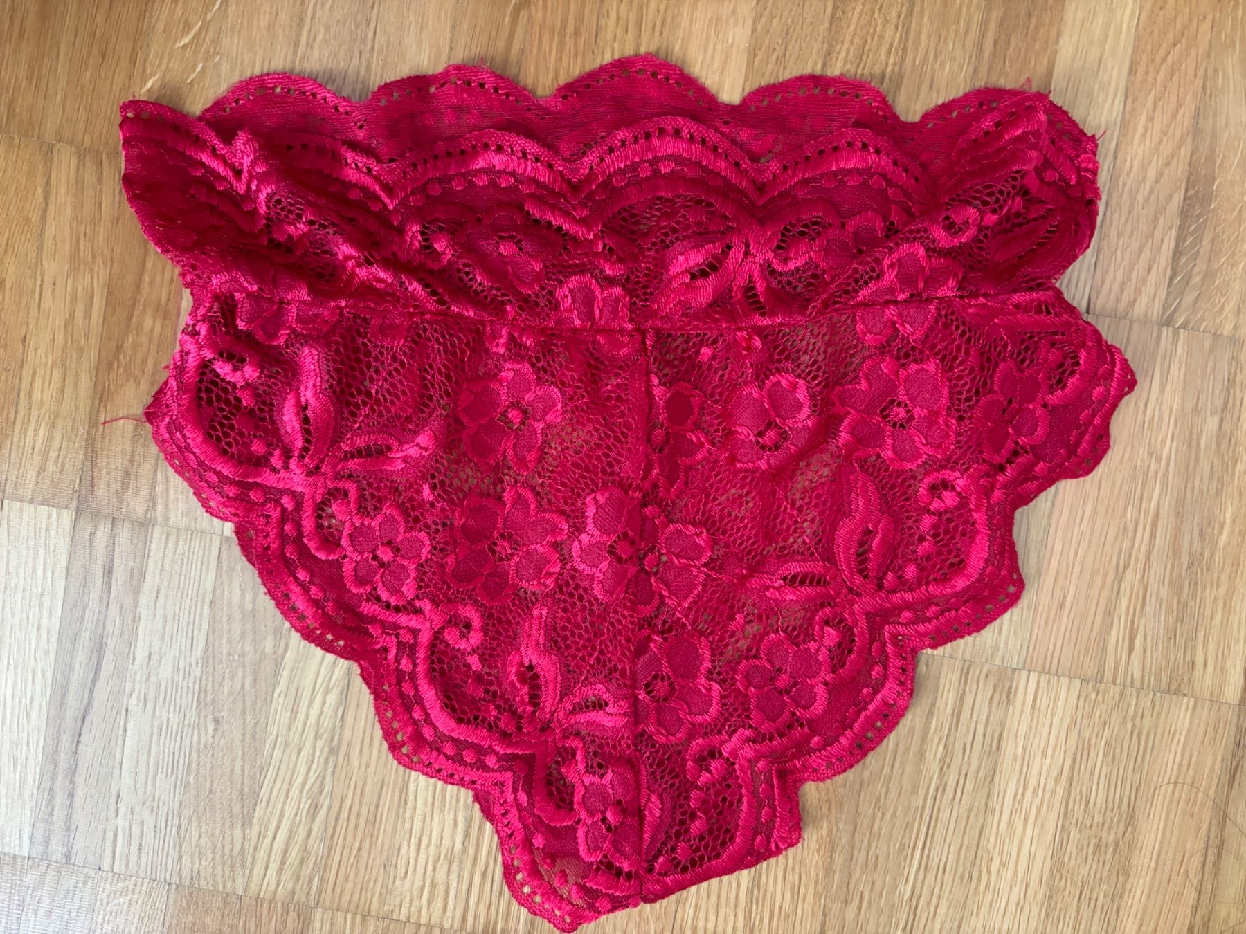 Altra biancheria intima: NEU sexy Spitzen Slip, Grösse S – Nuovo e nell'imballaggio originale da Winterthur venduto da Sunshine143