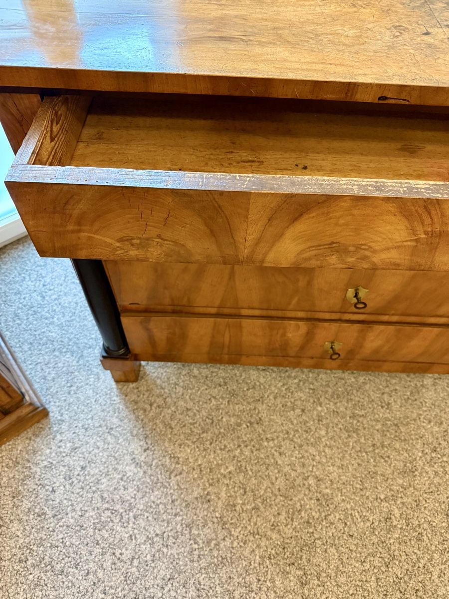 Commodes: Biedermeier Kommode, ca. 1840, restauriert! Aktion 50% – D'occasion à Berlingen par Bodensee125 1