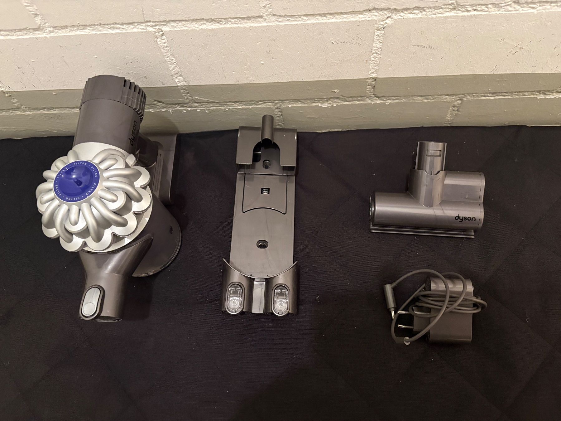 Dyson Aspirapolveri & Accessori: Dyson DC62 Handstaubsauger – Usato da Lausen venduto da sen_jm7c 1