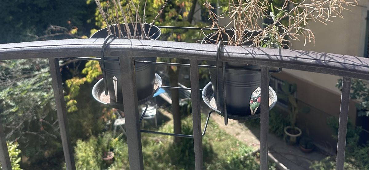 Autres articles pour la maison: Hanging planter stand black metal 2 tiers – D'occasion à Zürich par juz_2t2j 2