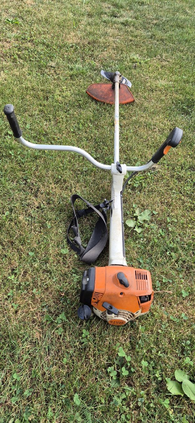 Stihl Tondeuses à gazon: STIHL FS450 – D'occasion à Grenchen par Asus_ 2