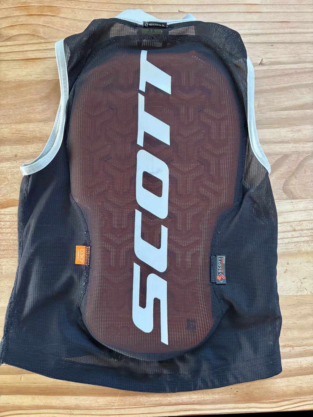 Protections: Scott Rückenprotektor Actifit Plus Junior XS – D'occasion à Chur par pomarenzli4 1