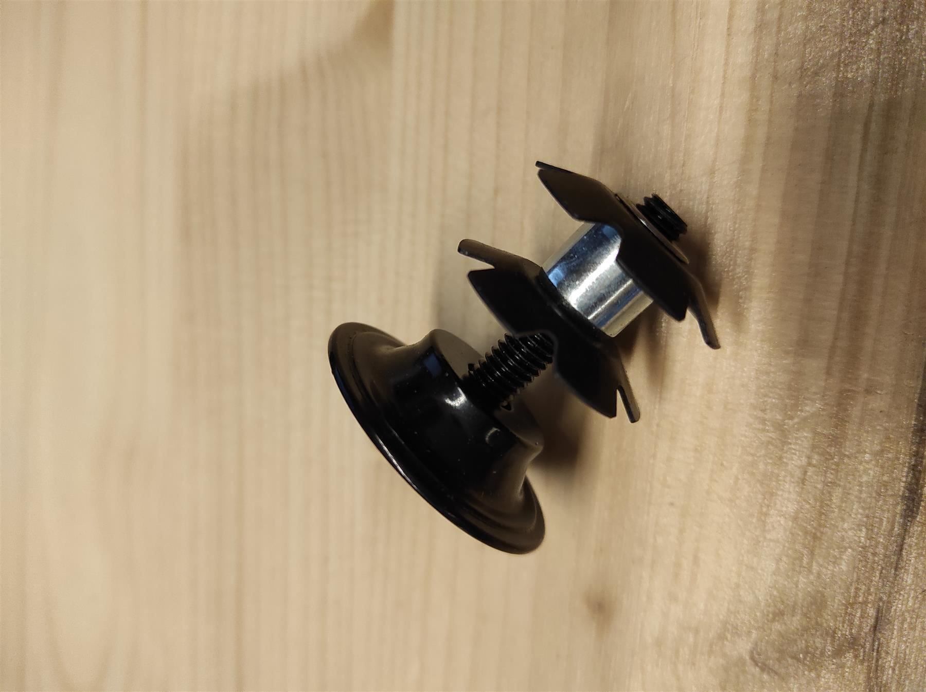 Pezzi di ricambio: RIDE ALPHA Headset Krallenset 1 1/8 – Nuovo (secondo la descrizione) da Beckenried venduto da SCHEMA79 1