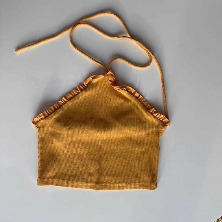 Zara Top: Crop-top orange (Zara) – Nuovo (secondo la descrizione) da Lausanne venduto da apolline.lr