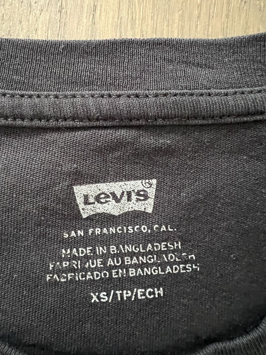 Levi's T-shirt: Schickes Levi's T-Shirt – Usato da Kriens venduto da Krienserin_T 2