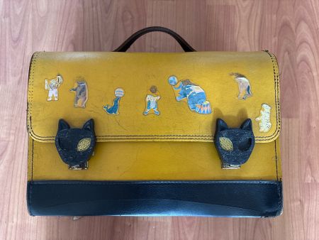 Original 50 jährige Lederschultasche gelb schwarz gebraucht