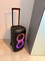 JBL Partybox 320 tragbarer Lautsprecher mit Griff und Rollen