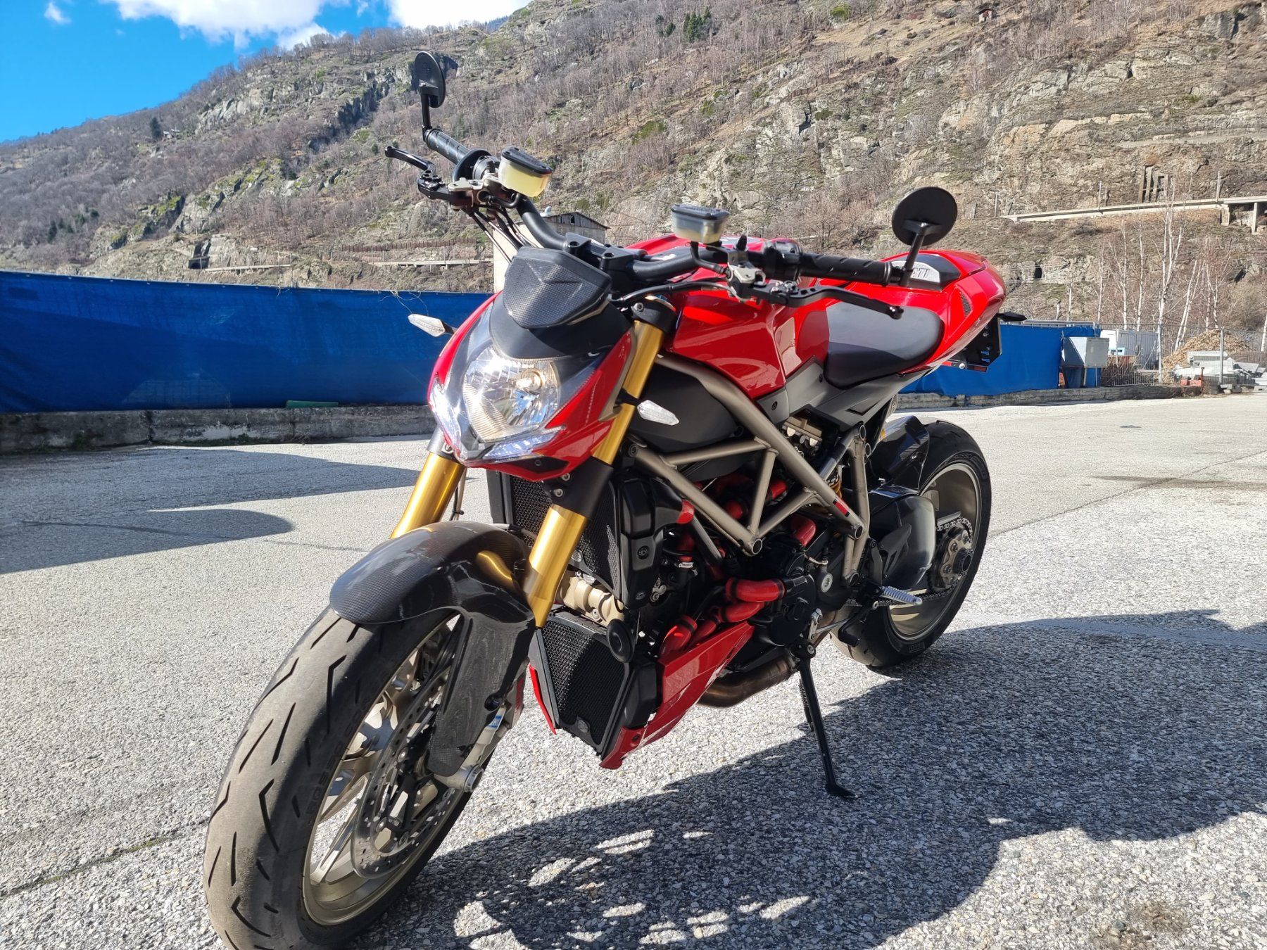 Ducati Strasse: Ducati Streetfighter 1099 S – Gebraucht aus Gamsen von  4