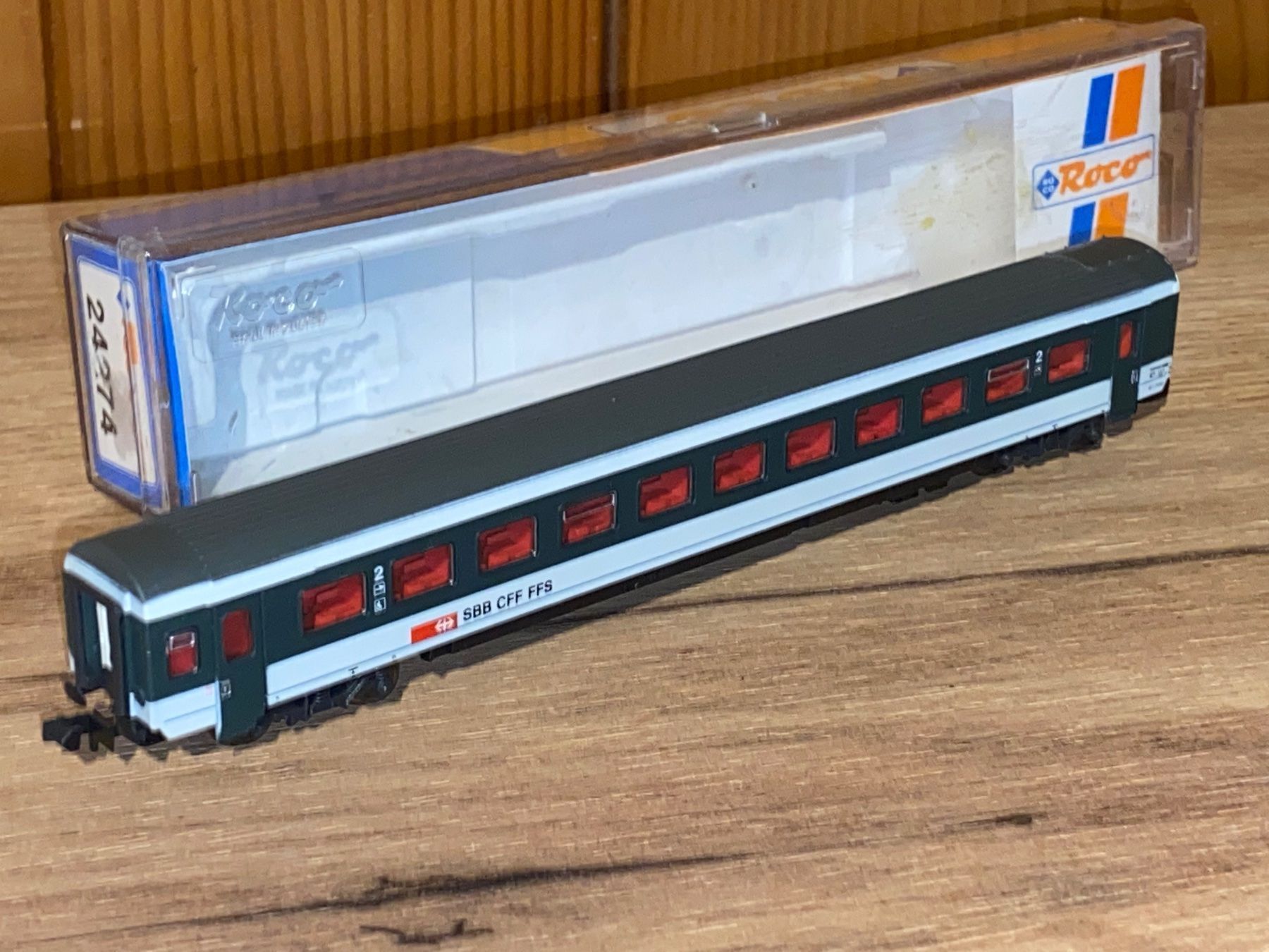 AEMA 101047-31 N Roco SBB EW IV 2Kl Wagen Neu Portofrei (Neu und ...
