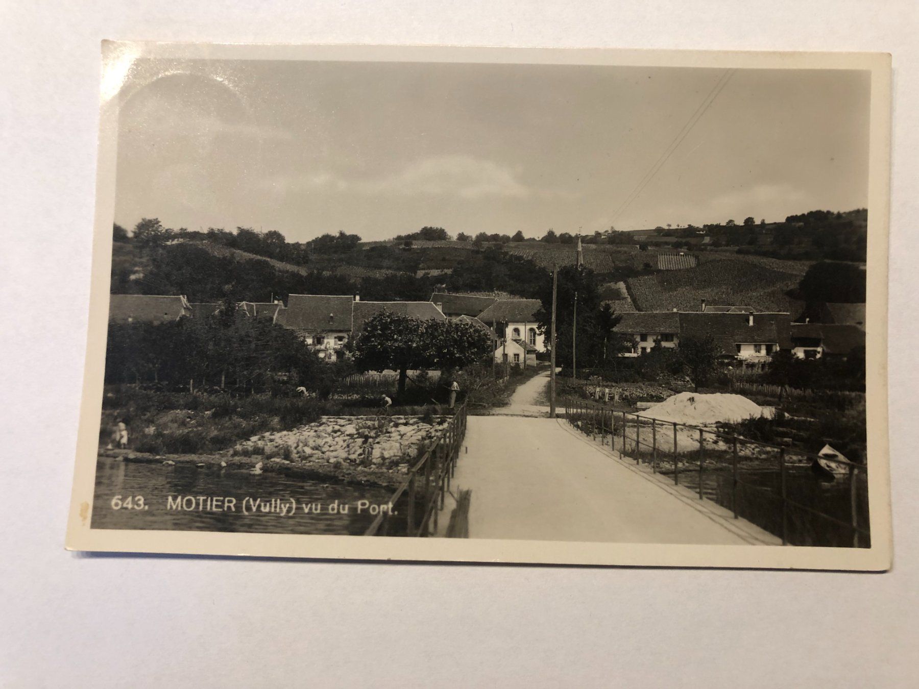 Cartoline postali: Ansichtskarte Motier Vully 1935 – Usato da Pfäffikon ZH venduto da Waltoversand