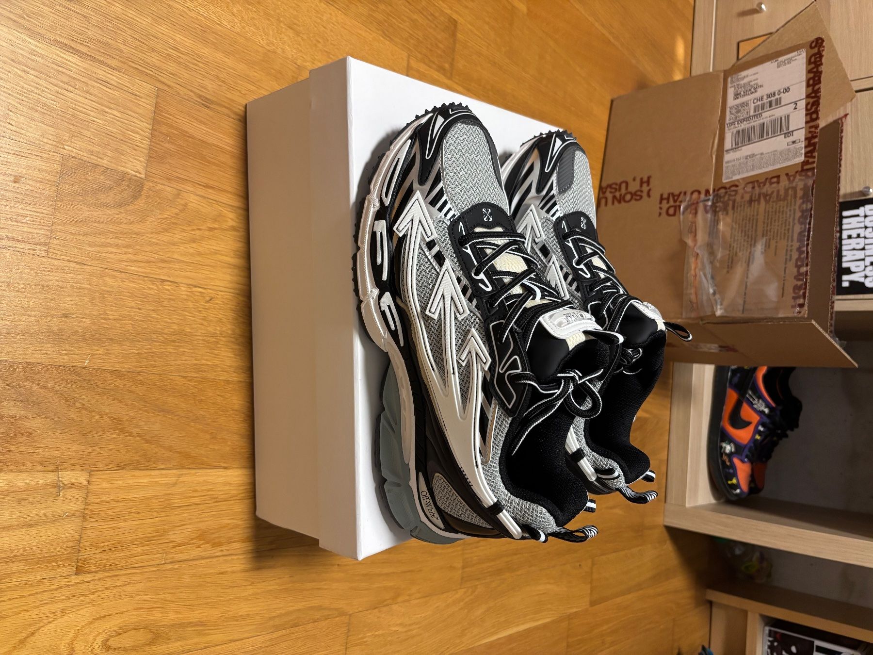 Off-White Herrenschuhe: OFF-WHITE BE BACK – Gebraucht aus Neuchâtel von eli_kz9z