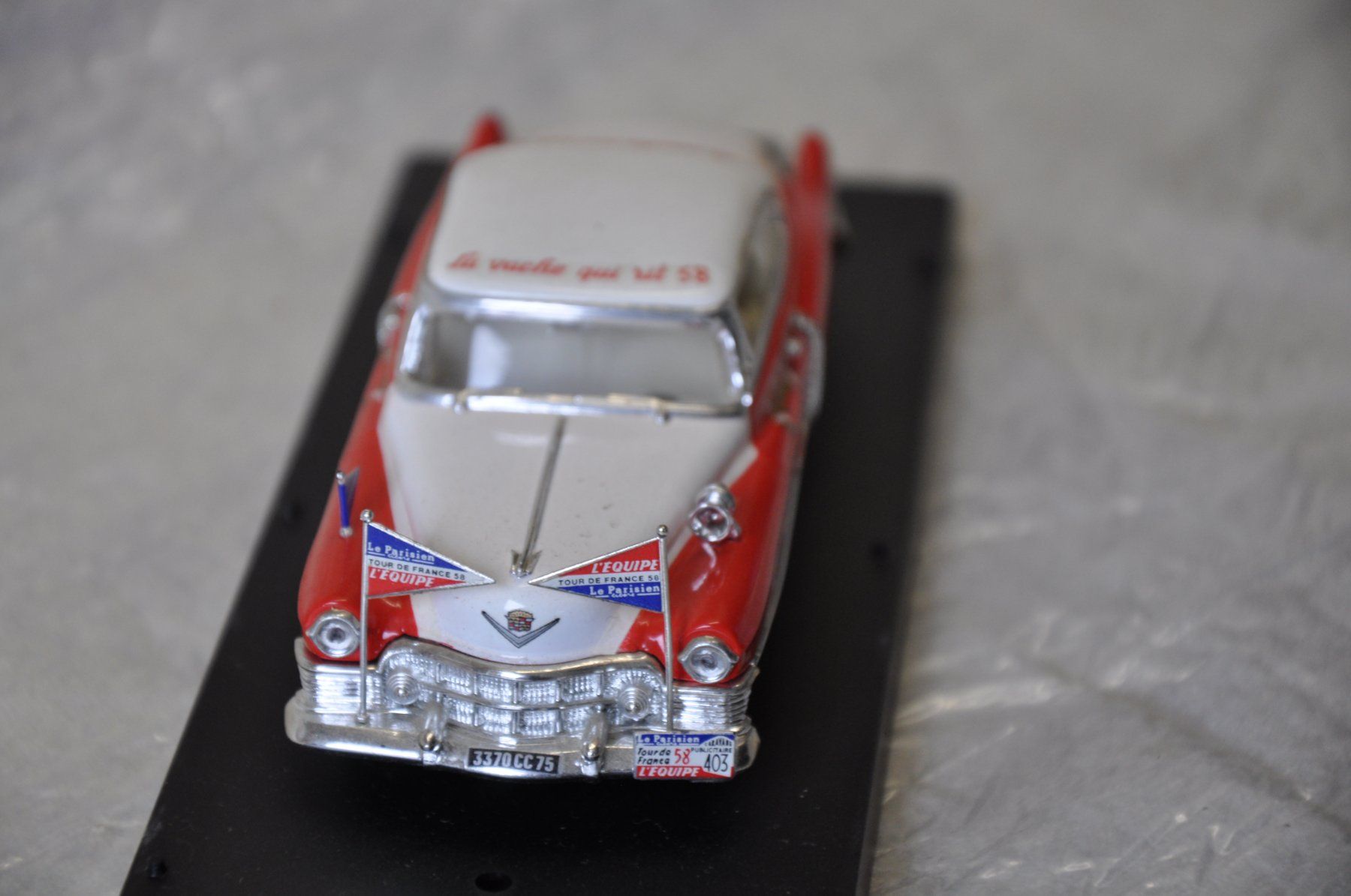 Vitesse Modellini d'auto: Cadillac Eldorado La Vache Qui  Rit – Nuovo e nell'imballaggio originale da Ebnat-Kappel venduto da Aallerlei 3