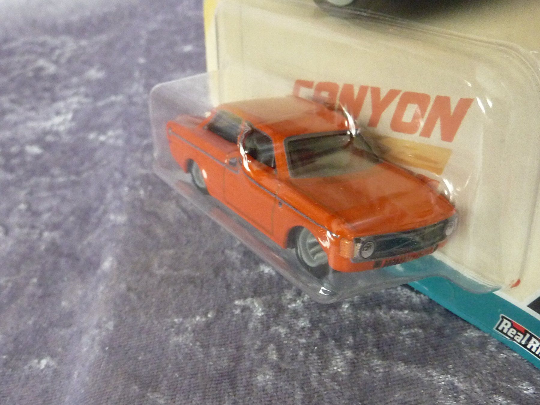 Hot Wheels Modellini d'auto: Volvo 142 GL 1073  1:64 – Nuovo e nell'imballaggio originale da Dürrenäsch venduto da Cobra1ch 3