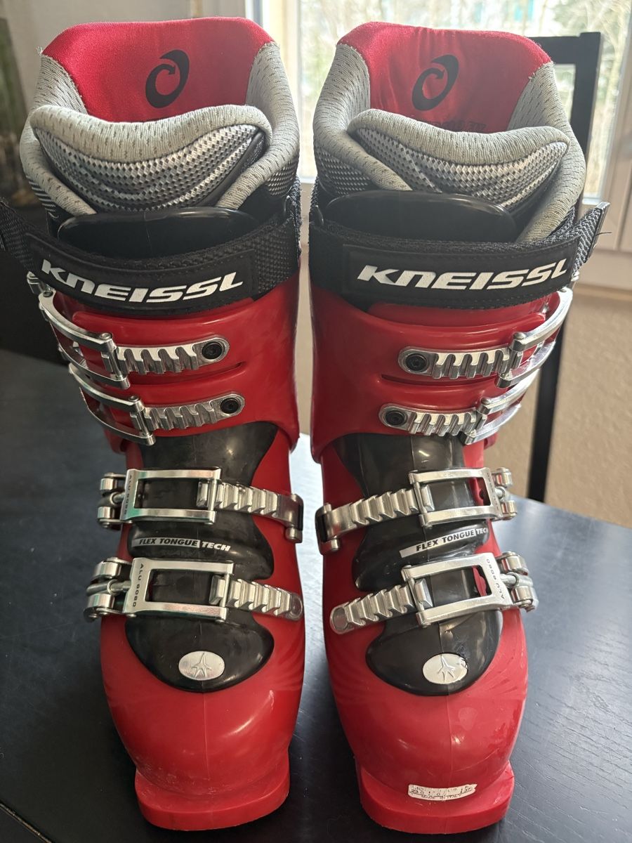 Kneissl Sci: Children's ski boots size 23. – Usato da Biel/Bienne venduto da yuliyabiel