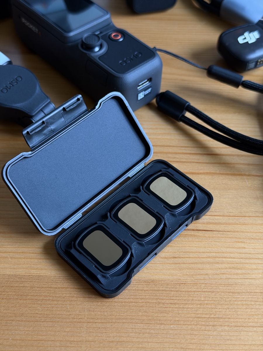 DJI Camcorder: DJI Osmo Pocket 4 Creator Combo – Like New – Neu (gemäss Beschreibung) aus Zürich von idbronskiy 3