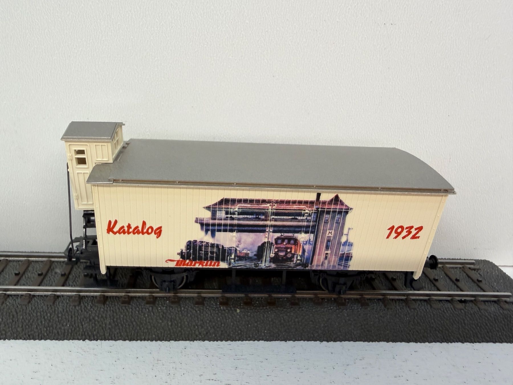 Märklin Modellini di ferrovie: Märklin Katalogwagen 1932 4680.901 – Usato da Büsserach venduto da ModellbahnDepot 1