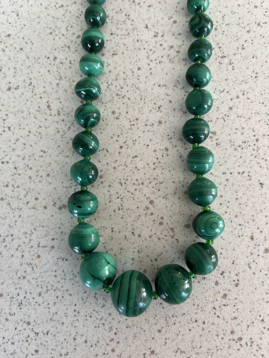Colliers: Collier en malachite – D'occasion à Goumoens-la-ville par sfornallaz
