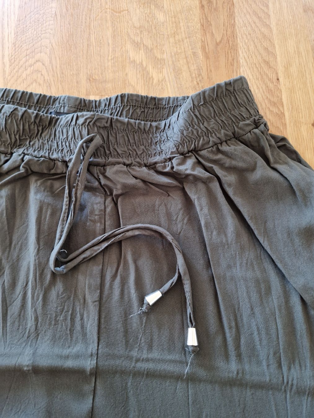Pantaloni: Damen Hose Chicoree L – Usato da Kulmerau venduto da Doene7 2