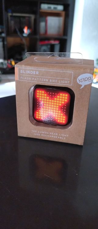 Eclairage Arriere Velo Feu Arrière Vélo Knog Blinder 100 Lumens, Rechargeable USB, étanche IP67, 8 Modes, Visible à 450m Autonomie 60h Eco Flash