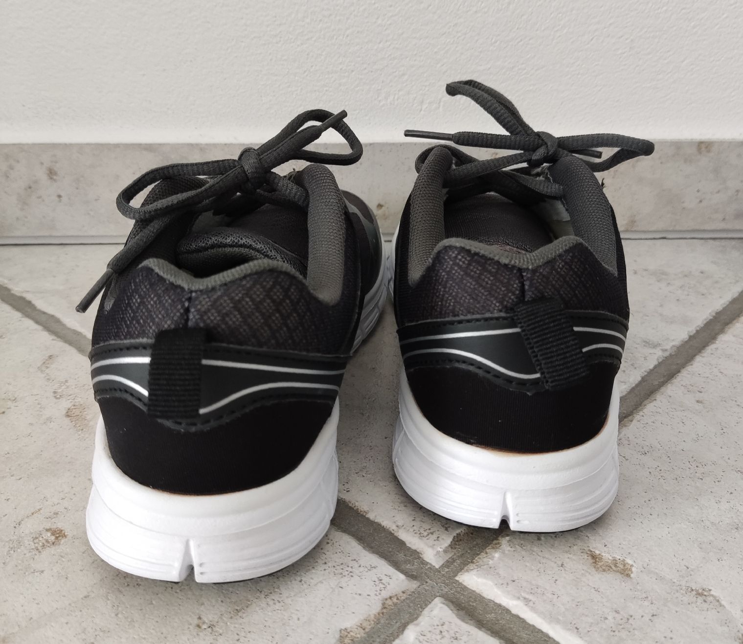 Scarpe da donna: Damen Freizeitschuh Gr.40 – Usato da Chur venduto da Rodanisa 8