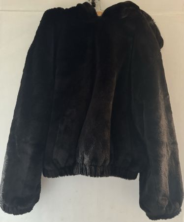 Pullover mit Kapuze