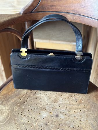Vintage Lackleder Handtasche – Zeitloser Chic!
