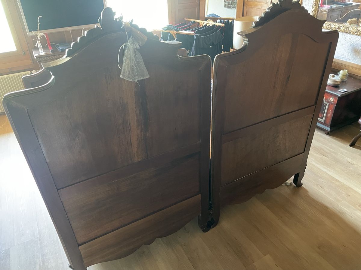 Letti: Antikes Doppelbett, Nussbaumholz, – Usato da uetendorf venduto da Stahr 4