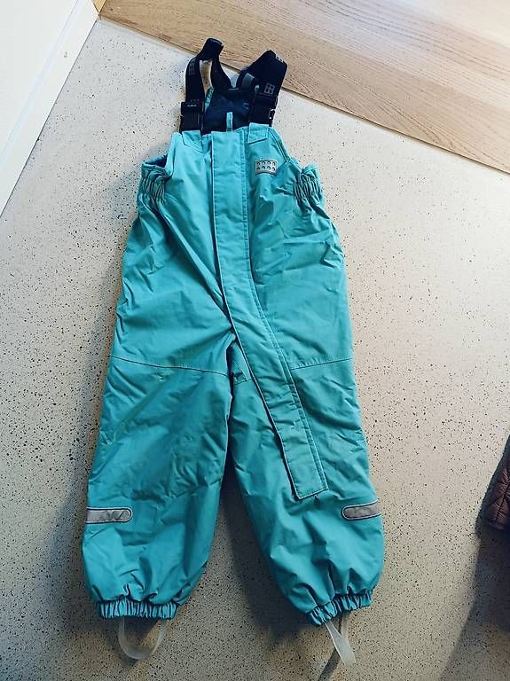Hosen: LegoWaer Schneehosen Gr. 98 – Gebraucht aus Humlikon von Zitrone011