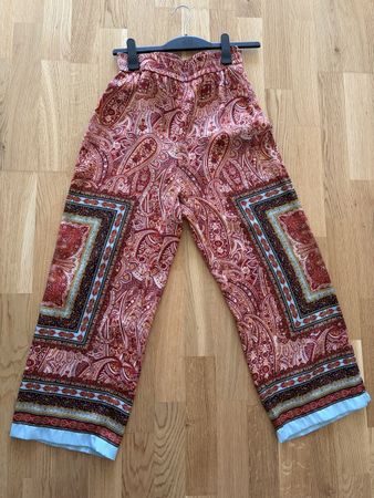 farbige Sommerhose