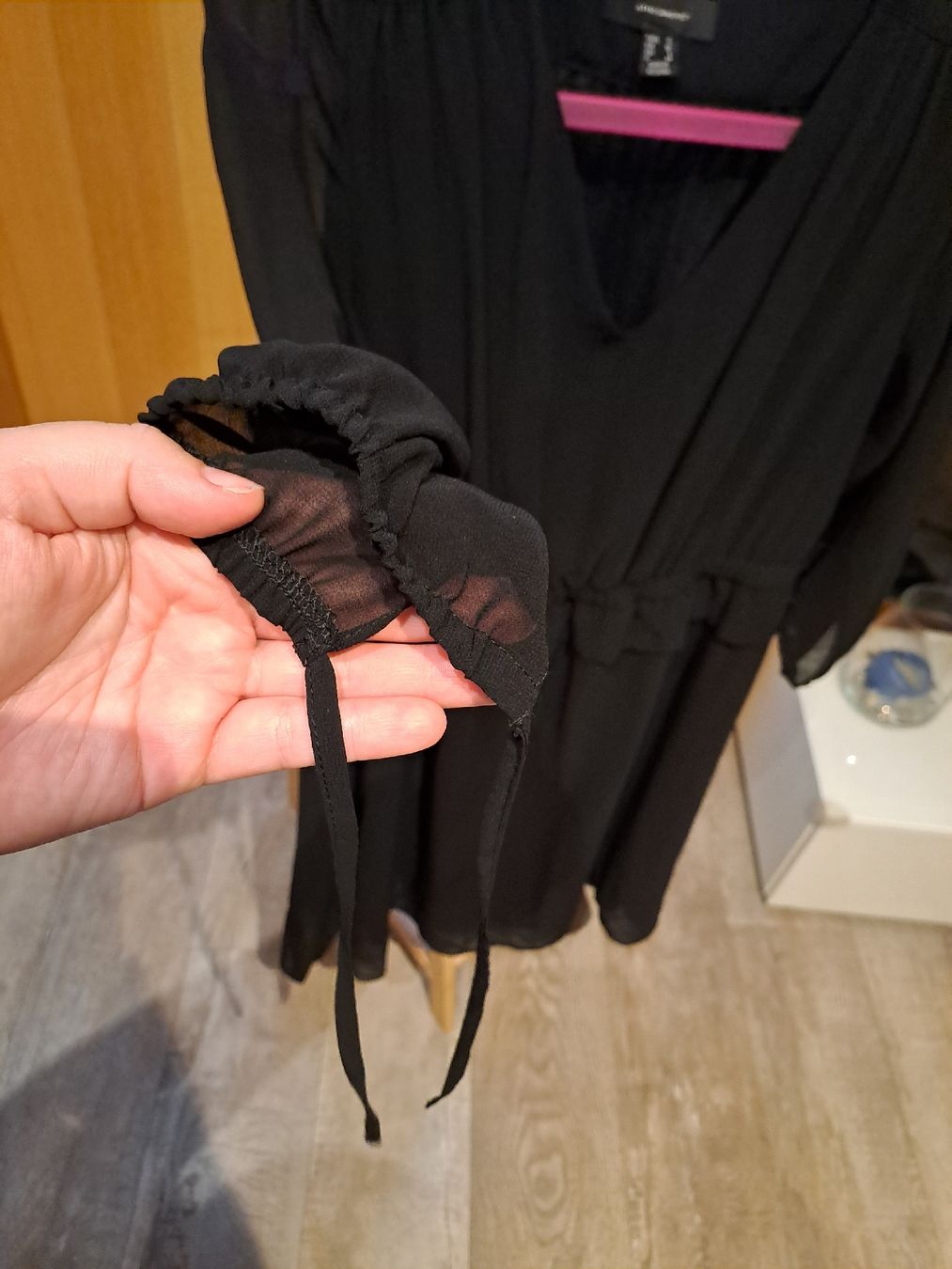 Kleider: Kleid schwarz Grösse 40 – Gebraucht aus Rickenbach LU von bishiida 1
