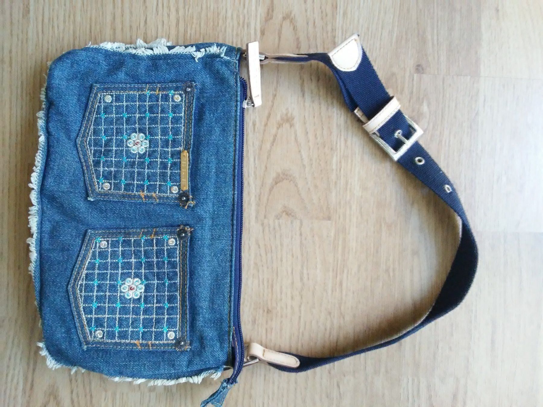 Taschen für Damen: Sacs à main /bandoulière – Gebraucht aus Couvet von fat_kyl7 4